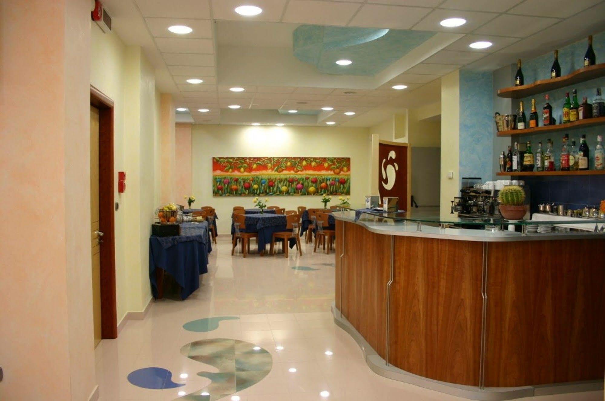 Hotel Piccadilly Restaurant And 3*