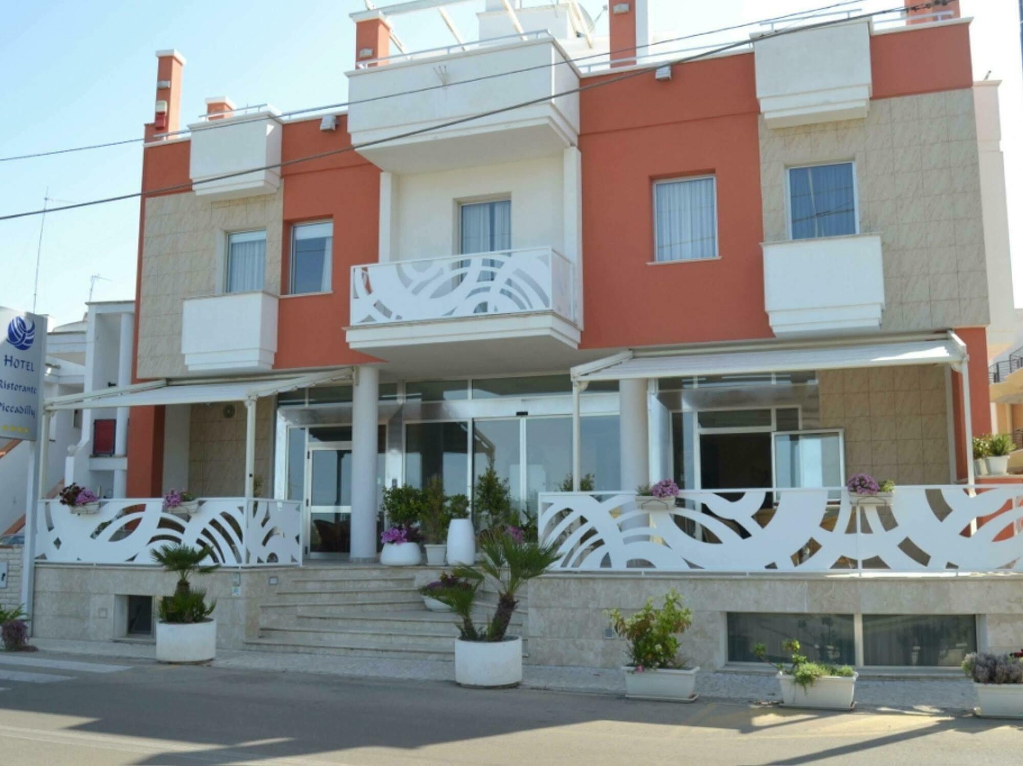 Piccadilly Restaurant And Santa Maria al Bagno
